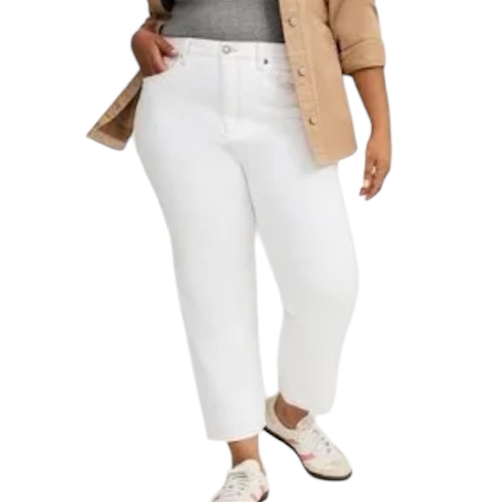 TORRID BOYFRIEND STRAIGHT VINTAGE STRETCH WHITE CROPPED JEANS SZ 24R